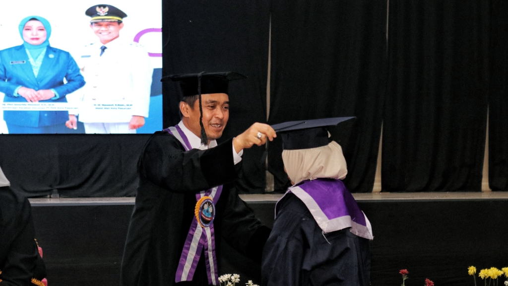Selantang Kota Pasuruan Wisuda 782 Lansia