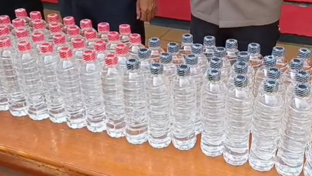 Polisi Amankan Warga Surabaya yang Hendak Jual Arak Bali di Kota Pasuruan