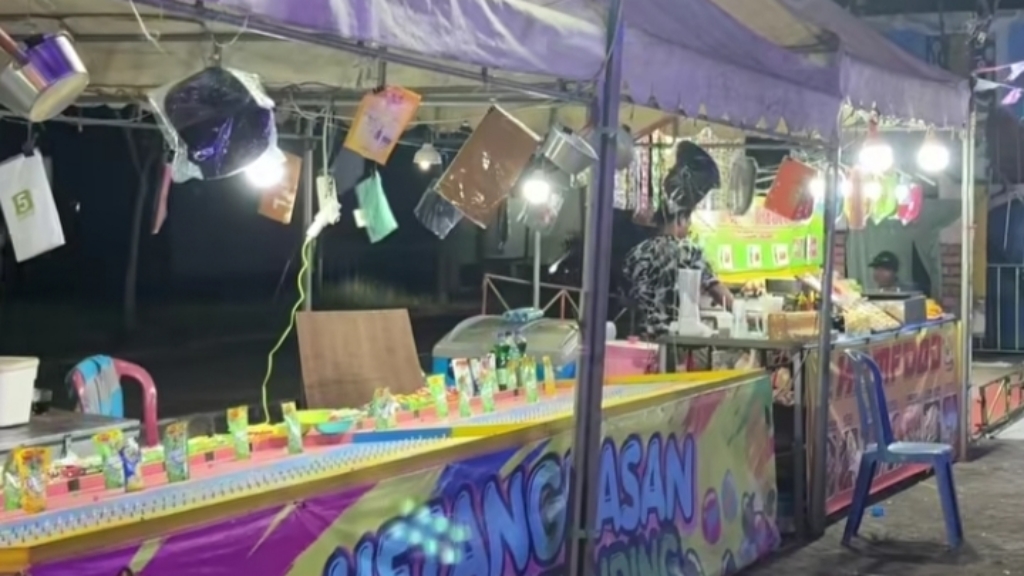 Pasar Rakyat Sepi Pengunjung, Warga Keluhkan Jalan Gelap Menuju Taman Mebel Bukir