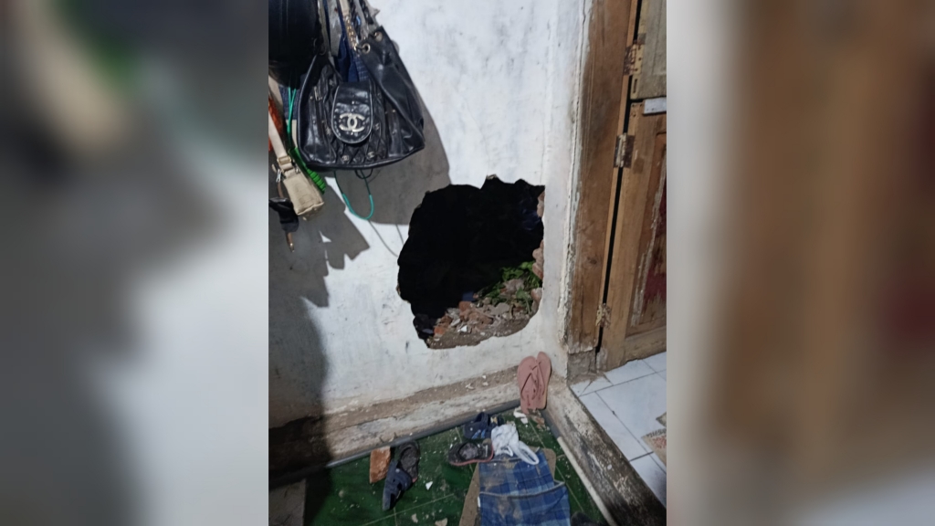 Maling Jebol Tembok Lalu Bawa Kabur Motor di Pasuruan 