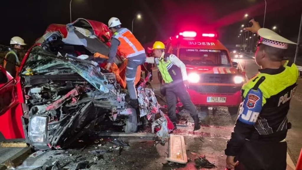 Identitas 4 Korban Meninggal dan 7 Luka Kecelakaan Hiace Tabrak Truk di Tol Jombang-Mojokerto 