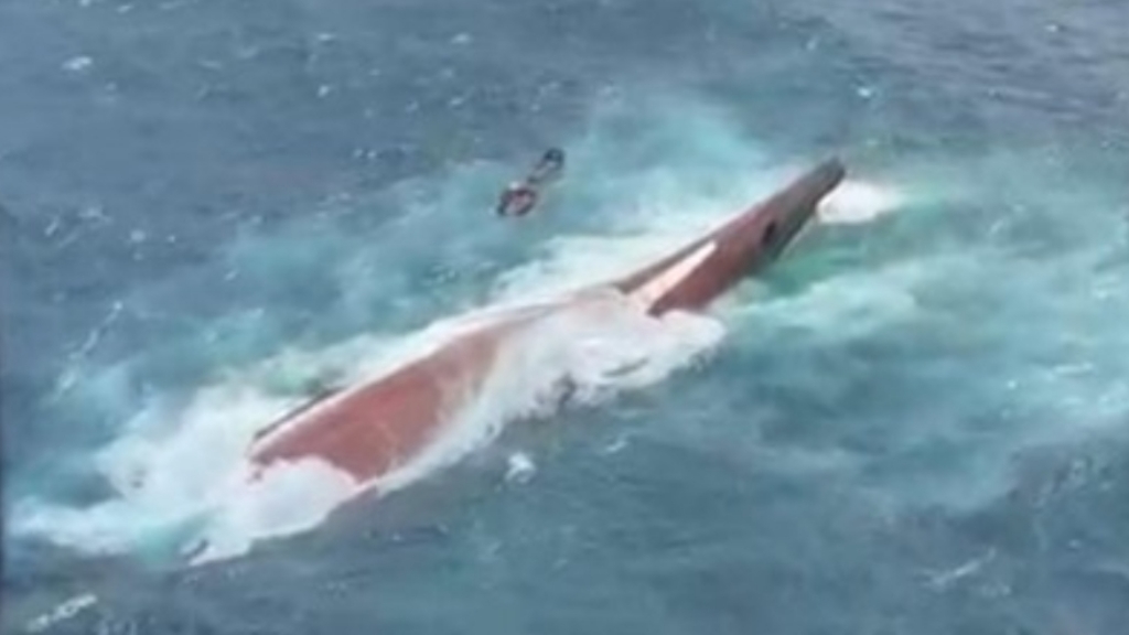 Kapal Virgo Transport 8 Bawa Ratusan Penumpang Terbalik di Laut Jawa, 6 Orang Meninggal 
