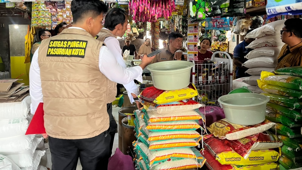 Bulog Pasok 20 Ton Beras SPHP ke 4 Pasar Utama di Kota Pasuruan 