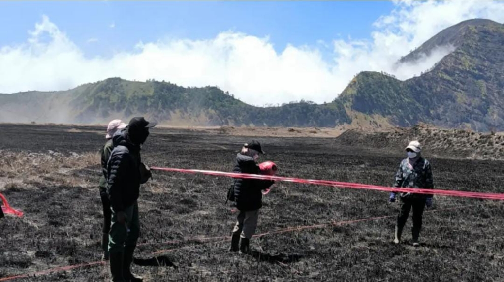 Kebakaran Bromo di Watangan - Jemplang Padam