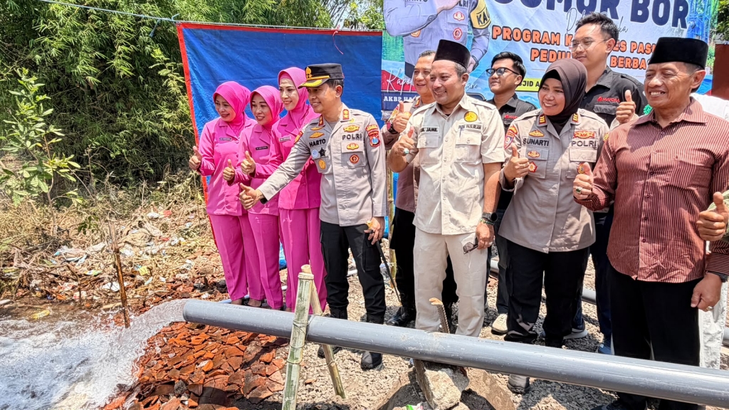 Polisi Bangun Sumur Bor Penuhi Kebutuhan Air Bersih Warga Kejayan Pasuruan