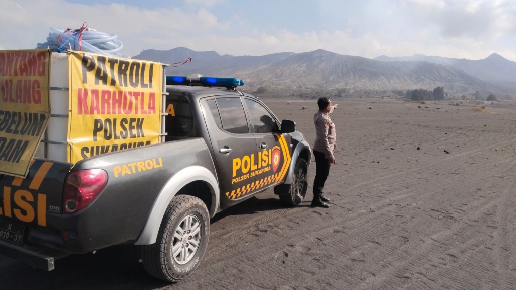 Wisatawan Kembali Padati Bromo, Polisi Patroli Cegah Karhutla