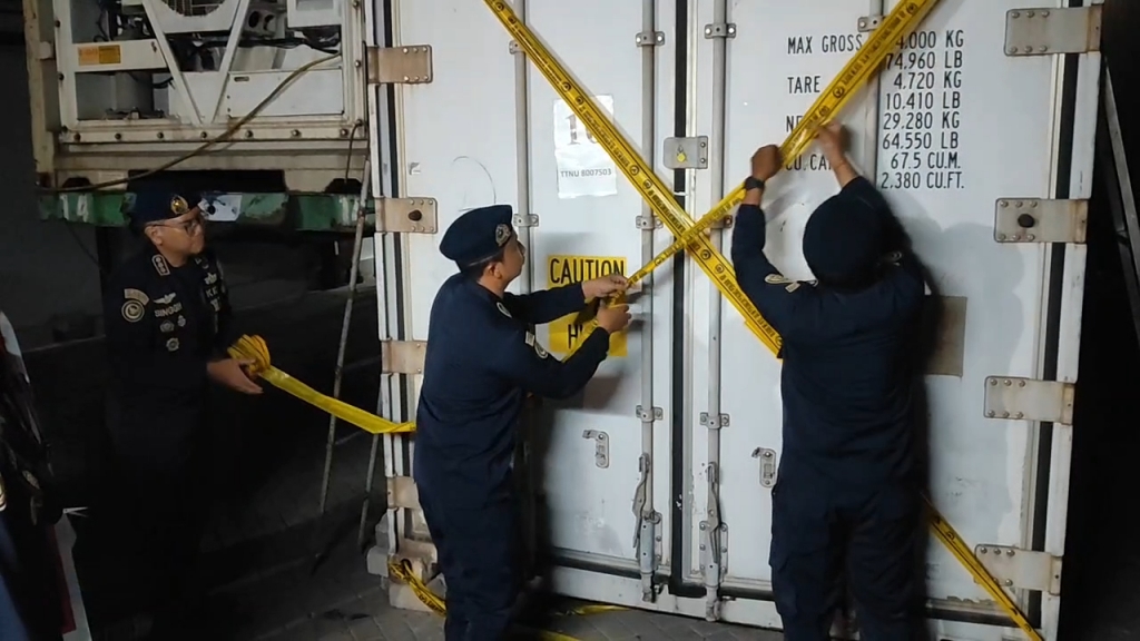KKP Segel 1.048 Ton Udang Impor di Jatim, 900 Ton Ditahan di Pasuruan