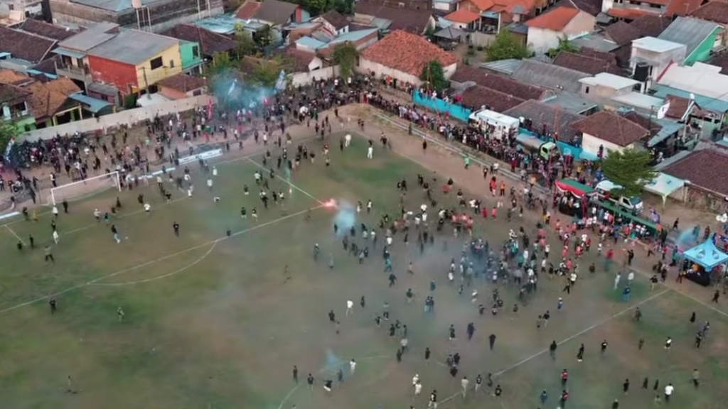 Partai Final Bupati Cup Diwarnai Tawuran hingga Perusakan Pembatas Lapangan 