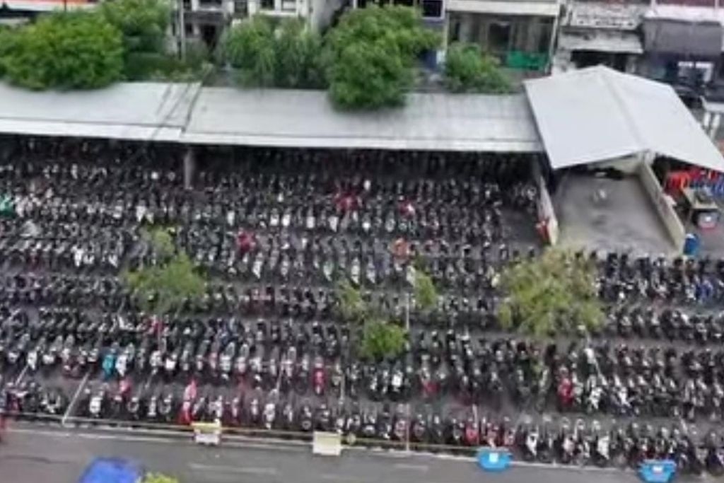 Polrestabes Surabaya Kembalikan 800 Motor Curian ke Masyarakat Lewat "Bazar Ranmor"