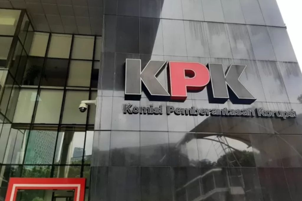 KPK Geledah Rumah Kadis PUPR dan Kadis DPMPTSP Kota Madiun