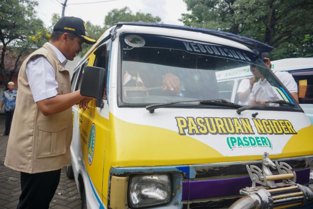 Keliling Kota Pasuruan Naik Angkutan Wisata Pasder, Yuk!