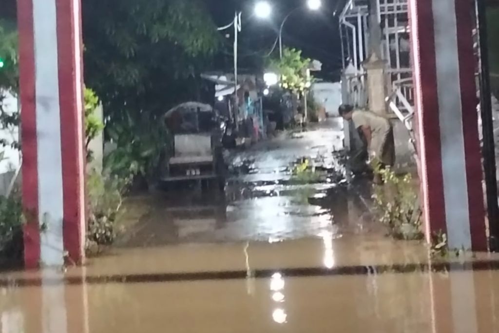Sungai Kedunglarangan Pasuruan Meluap, Bangil Banjir Setinggi 70 Cm
