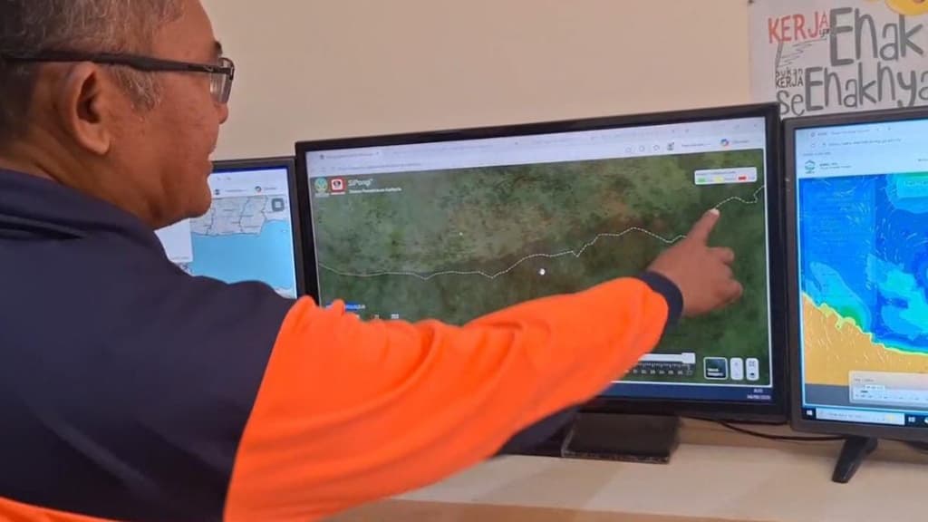 Dua Helikopter Water Bombing Dikerahkan Padamkan Karhutla Bromo 