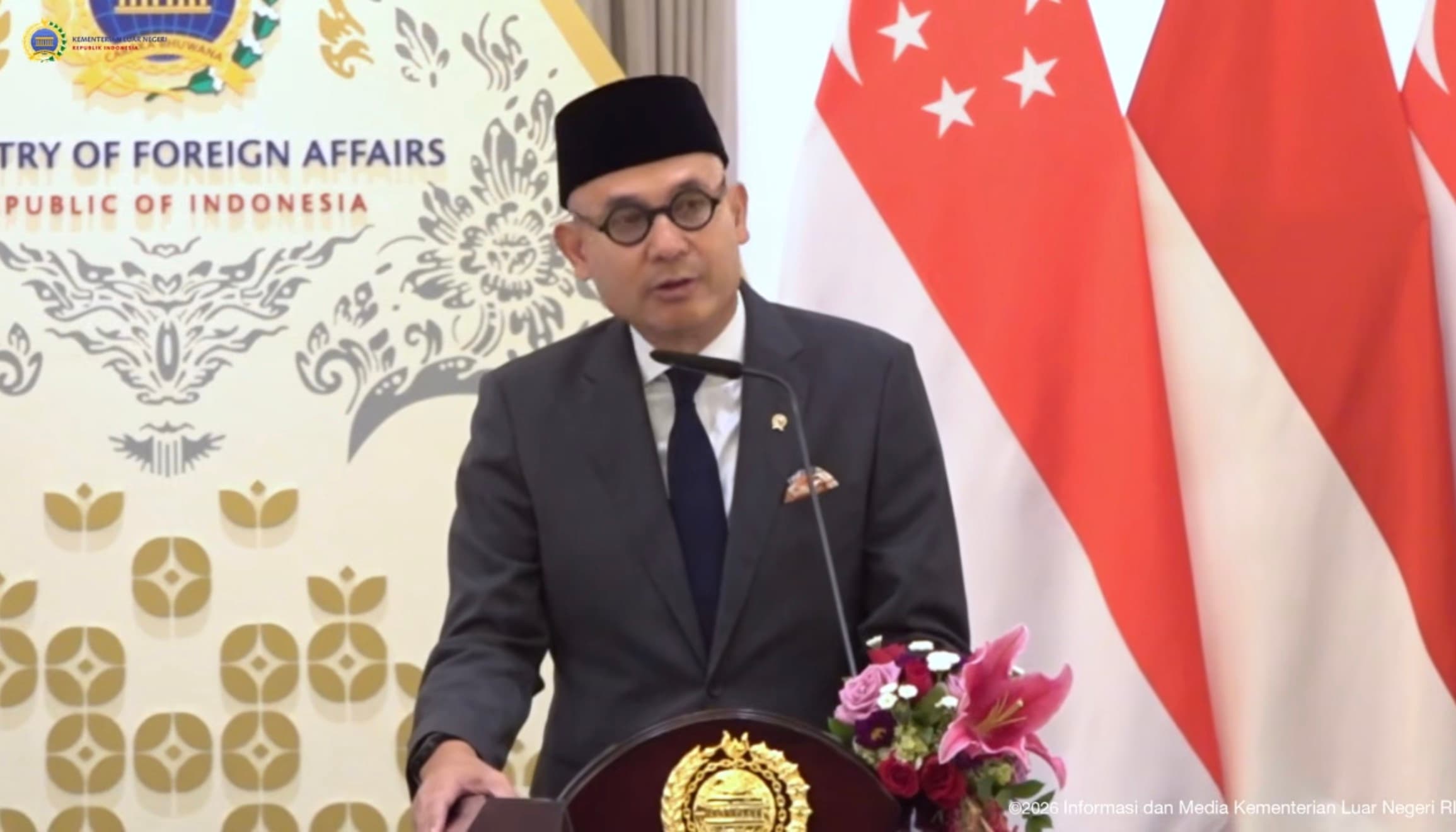 Menlu Arrmanatha Sampaikan Pesan Prabowo ke Singapura: Indonesia Ingin Jadi Tetangga yang Baik