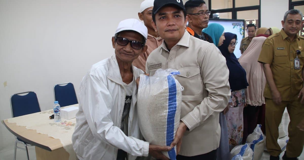 Tak Terjangkau PKH dan BPNT, Warga Pontianak Tetap Dapat Bantuan Beras dari APBD