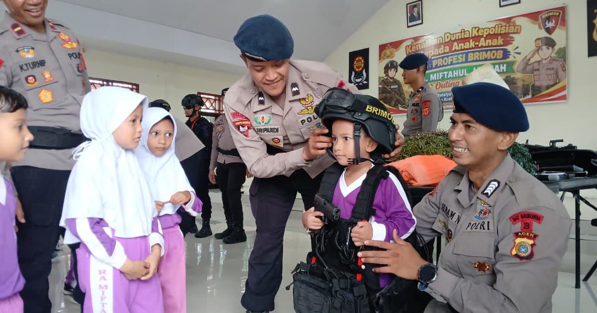 EDUKASI SEJAK DINI: TK RA MIFTAHUL JANNAH KENALKAN DUNIA BRIMOB LEWAT OUTING CLASS DI MAKO BATALYON B PELOPOR