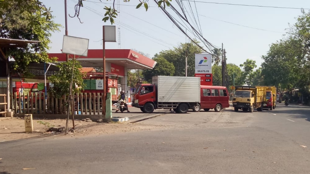 SBPU di Pasuruan Diserbu Truk Berburu Solar