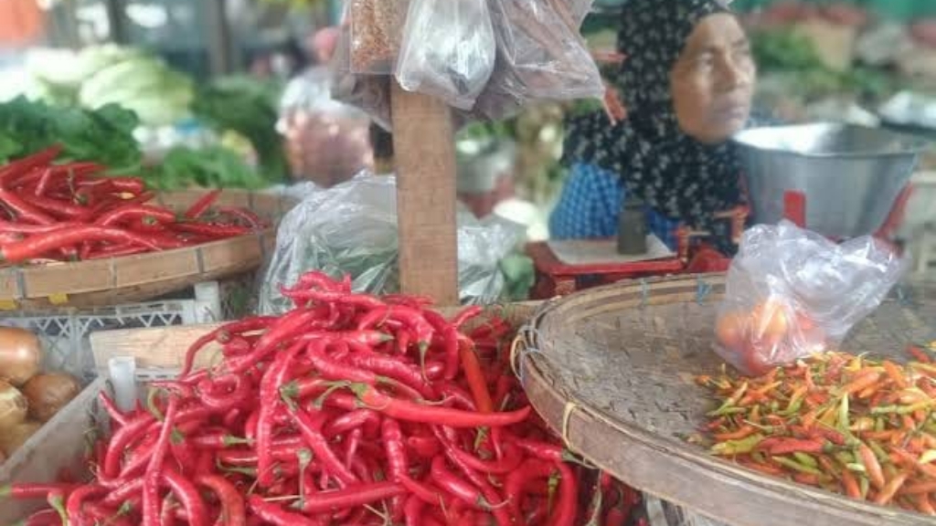 Pembeli Keluhkan Harga Cabai Rawit di Kota Pasuruan Melejit