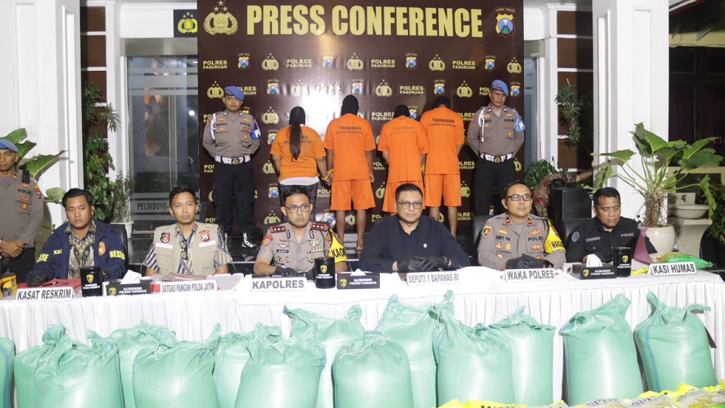 Polres Pasuruan Tangkap Empat Tersangka Pengemasan Ulang Beras SPHP