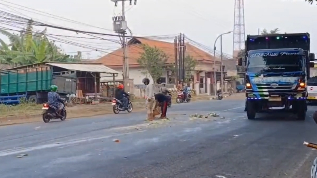 Perempuan Penjual Nasi Jagung Meninggal Ditabrak Truk di Jalur Pantura Pasuruan