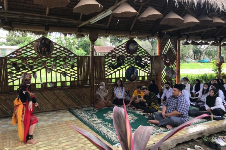 Diklat Batik Tulis di Kampung Budaya Polowijen Kuatkan Batik Malang Heritage