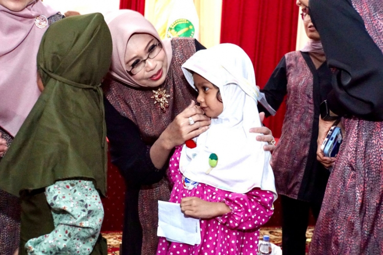 PKK Kota Pasuruan Santuni Ratusan Anak Yatim