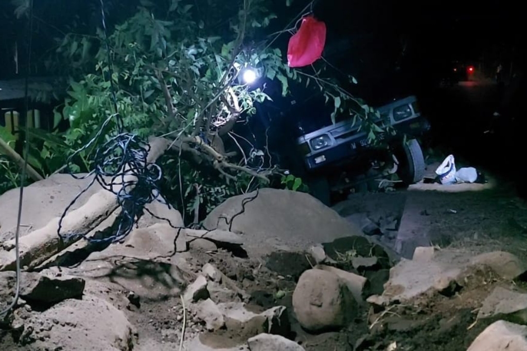 Truk Rombongan Pengajian Terjun Parit, Satu Orang Tewas 11 Luka-luka