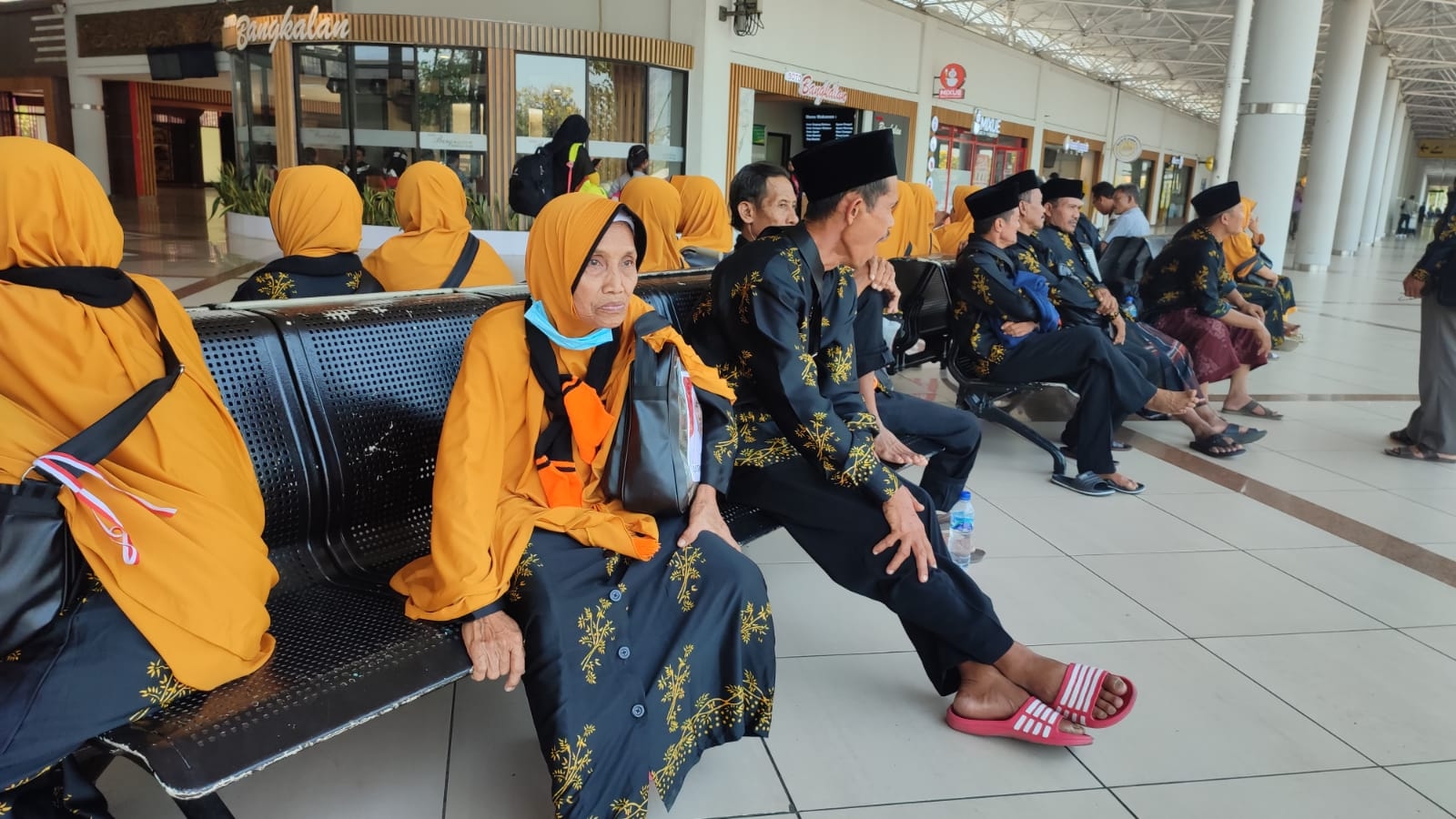 89 Jamaah Umroh Terlantar di Juanda, Ansor Jatim Melalui CHAtour Turun Untuk Mitigasi dan Advokasi Jamaah