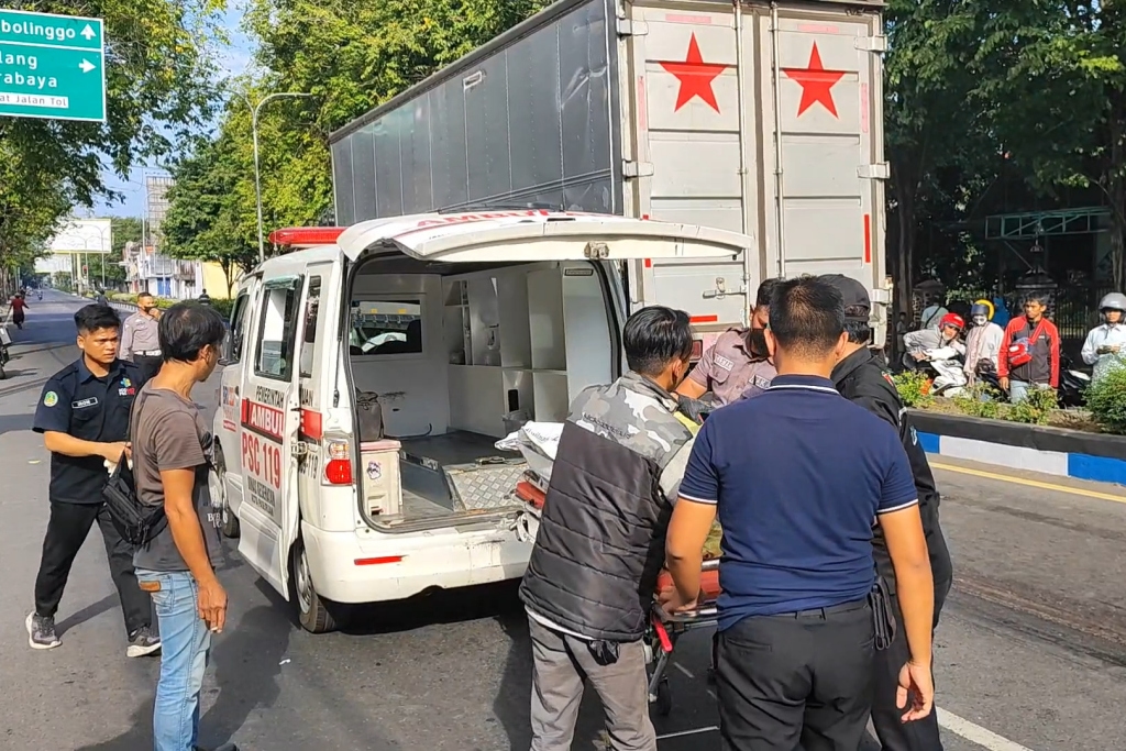 Pemotor Tewas Terlindas Truk di Pantura Pasuruan Usai Jatuh karena Terserempet Pemotor Lain