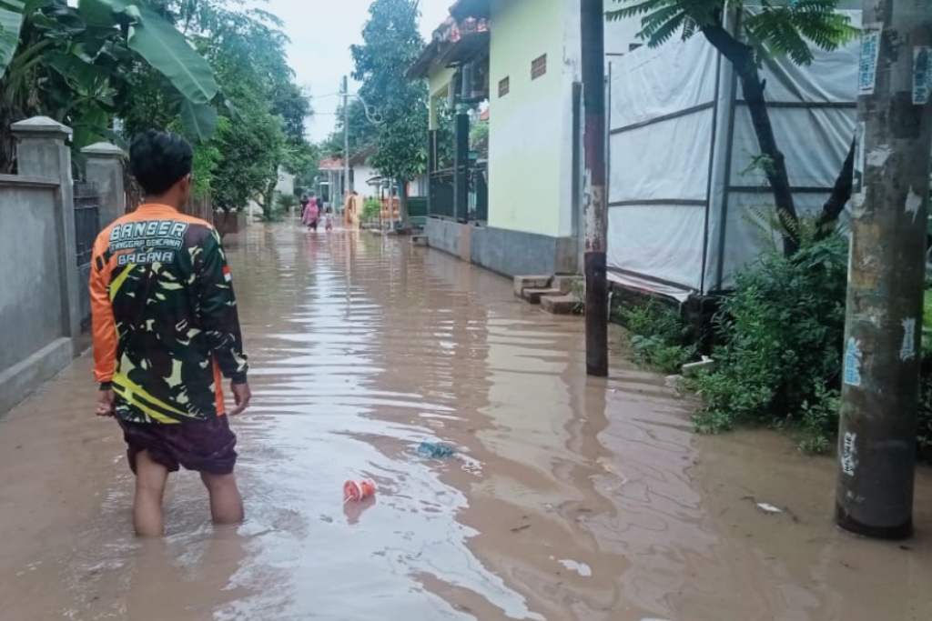 Sungai Welang Meluap, Dusun Rujak Gadung Kota Pasuruan Kebanjiran