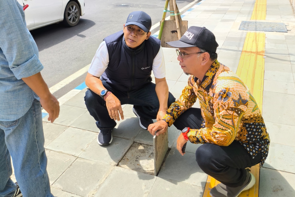 DPRD Kota Pasuruan Sebut Pengerjaan Trotoar Jalan KH Wachid Hasyim Asal-asalan